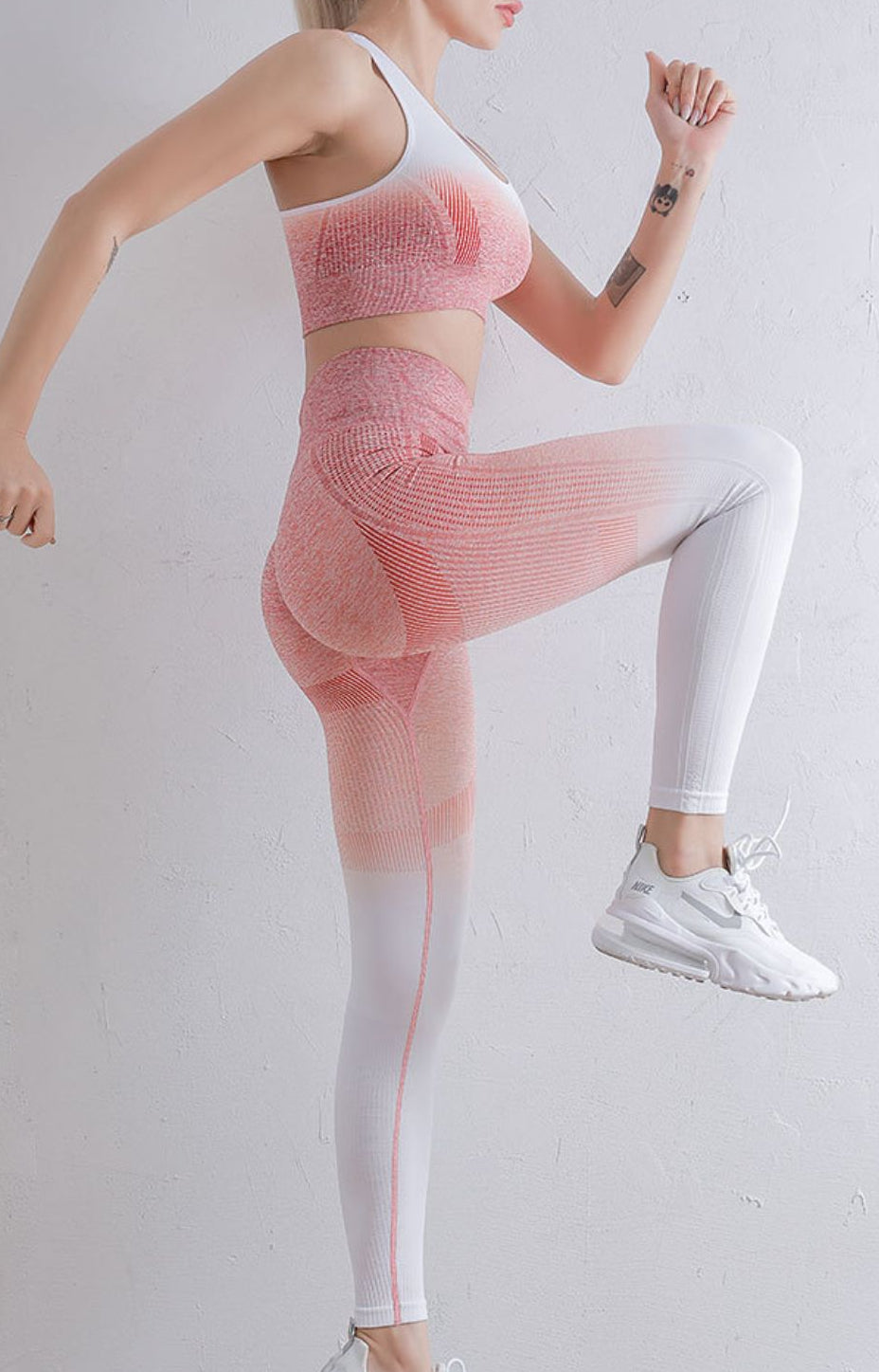 ee55b5d8eb624bb7b2e8d517f3ba19bf-Max